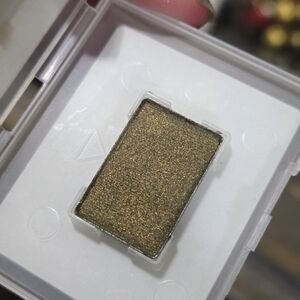 Shimmering Gold Eyeshadow Single
